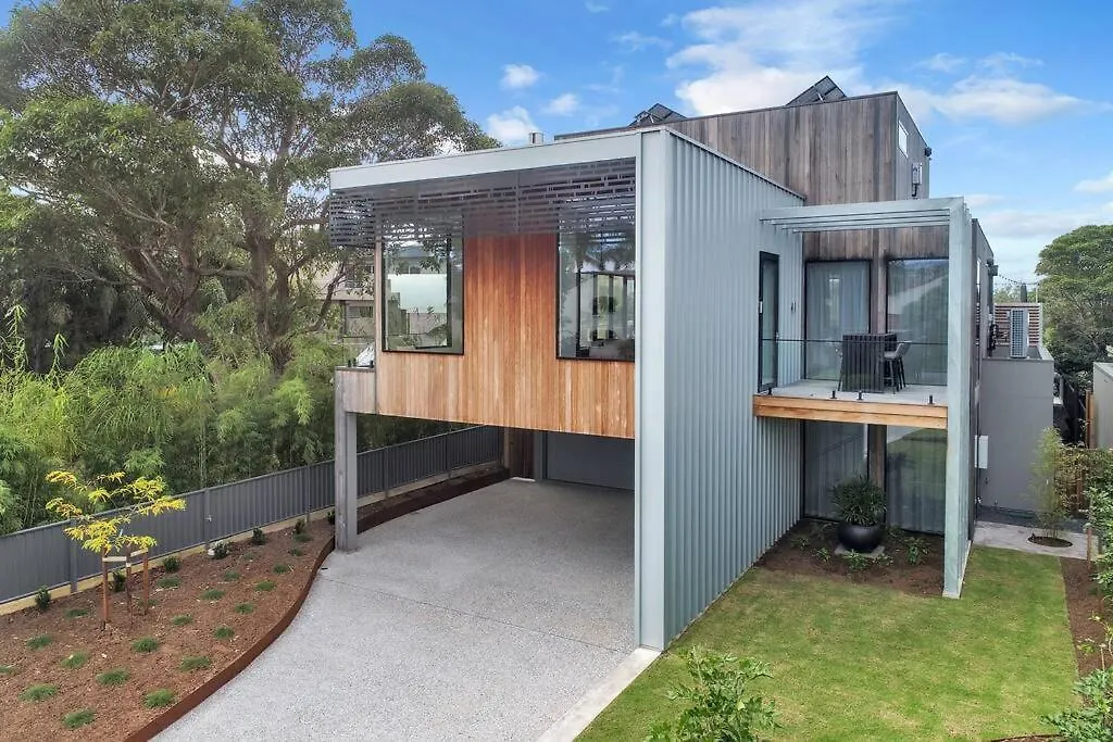 Holiday home Beachfront Escape - 6 Bedroom, Pool & Beach Access Merimbula Australia