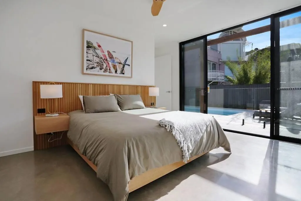 Beachfront Escape - 6 Bedroom, Pool & Beach Access Merimbula Holiday home