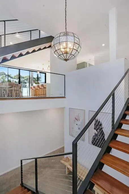Beachfront Escape - 6 Bedroom, Pool & Beach Access Merimbula Holiday home