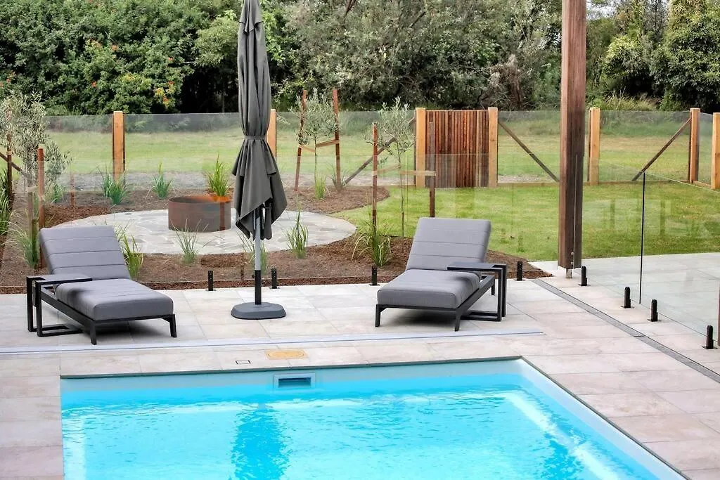 Beachfront Escape - 6 Bedroom, Pool & Beach Access Merimbula Holiday home
